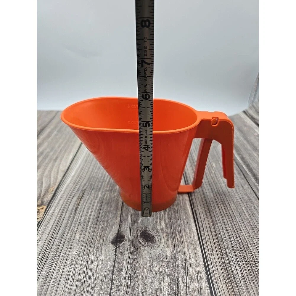 Vintage Rubbermaid Hand Held 3-Cup Sifter Orange Heavy Duty Plastic 2748